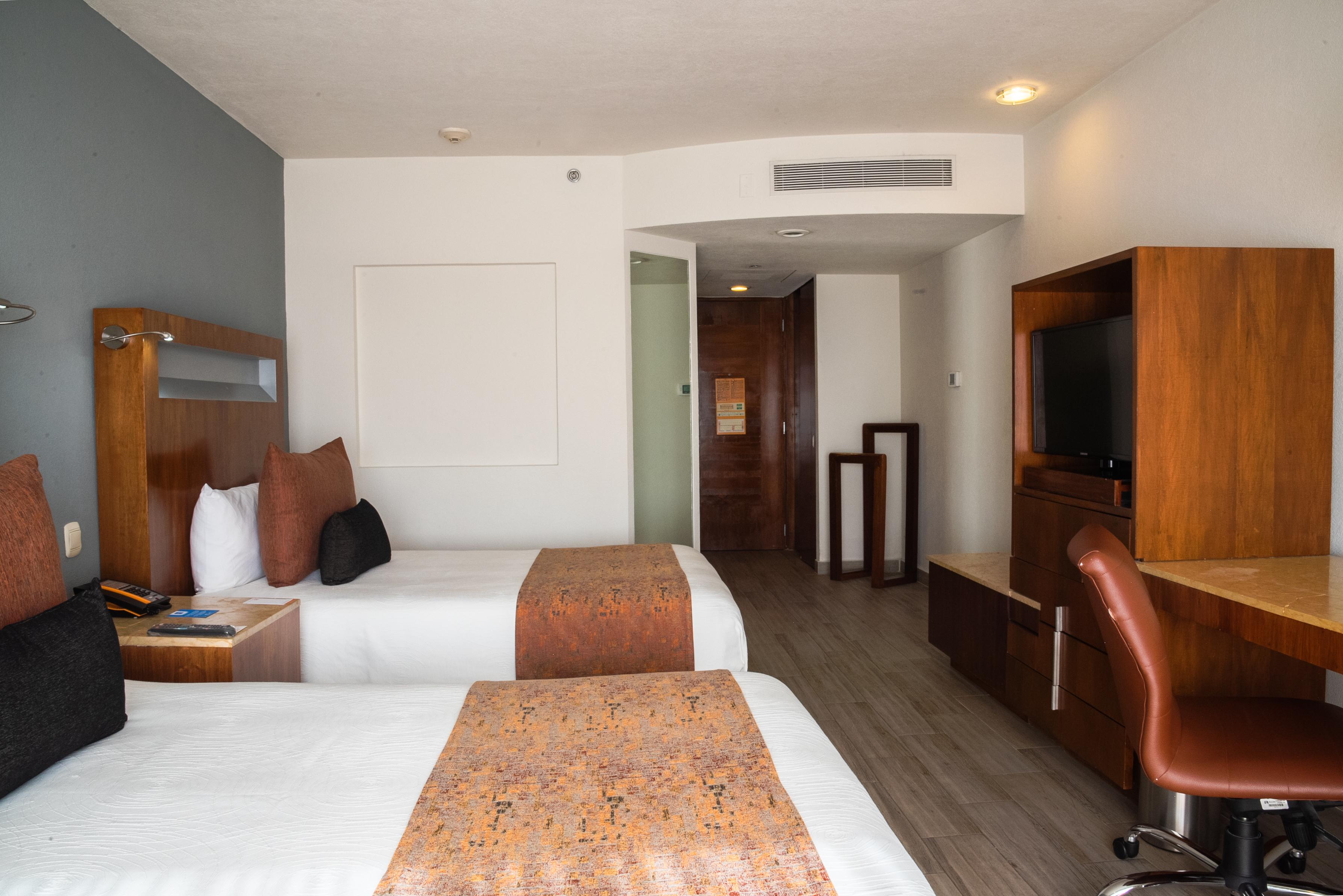 Real Inn Guadalajara Expo Bagian luar foto